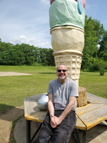 12ftIceCreamCone